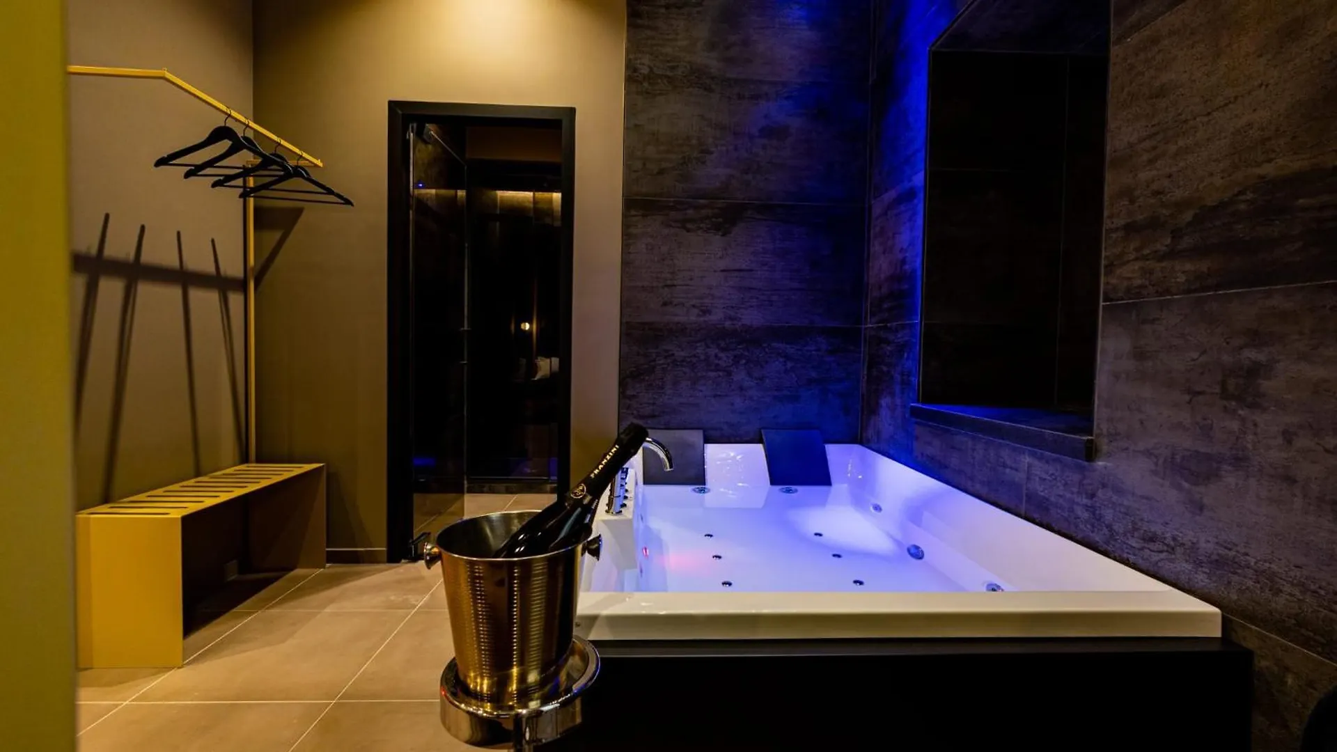 Gold Suite&Spa パレルモ ゲストハウス
